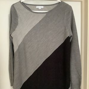 New York & Co. black & Grey handkerchief hem sweater. Size M